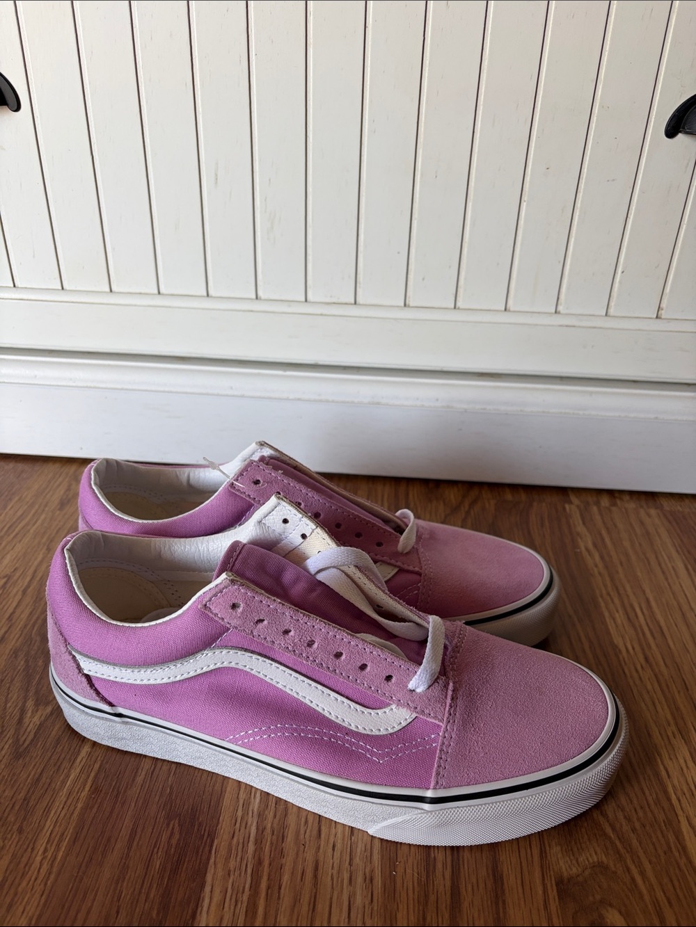 Vans Pink Low-Top Skate Sneakers with White Side Stripe